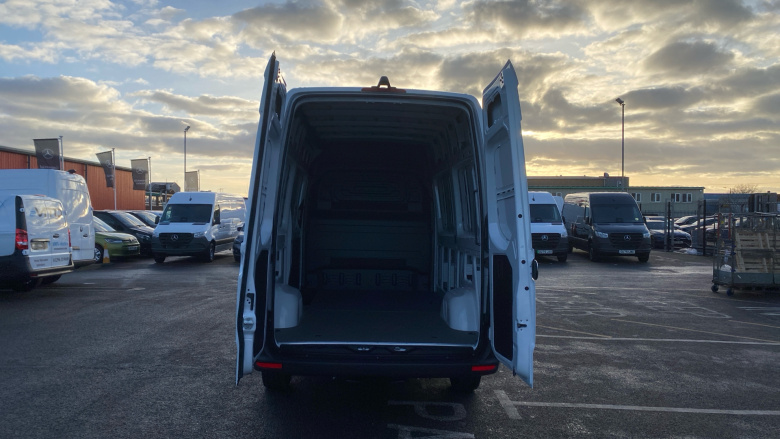 Mercedes-Benz Sprinter 315Cdi L2 Diesel Rwd 3.5t H2 Pro Van